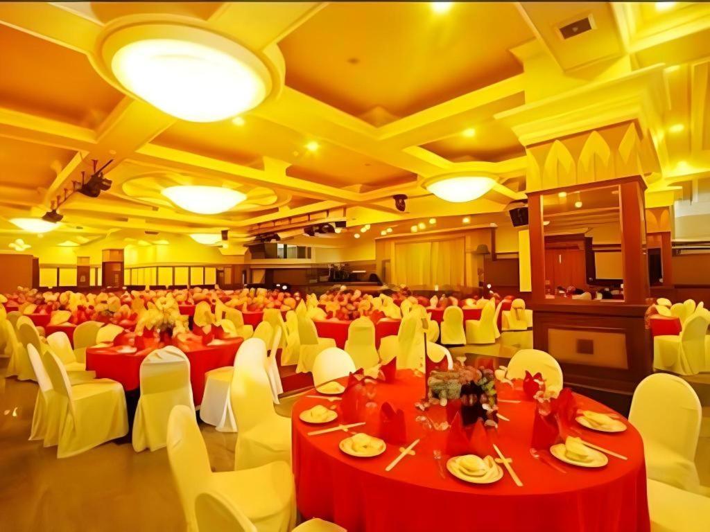 Hotel Banjarmasin International Exterior foto