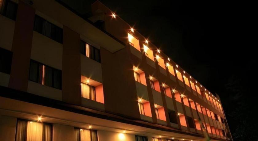 Hotel Banjarmasin International Exterior foto
