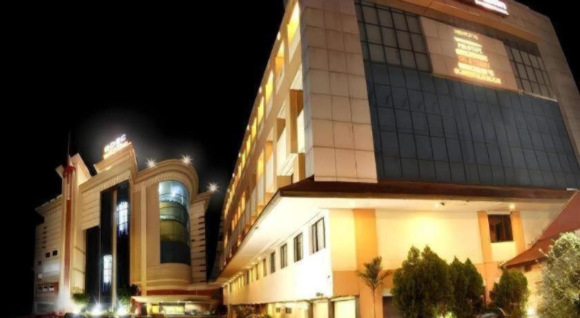 Hotel Banjarmasin International Exterior foto